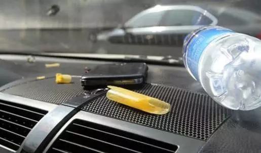 【天嬌用車學(xué)】暴曬后的汽車究竟有多毒？超乎你想象